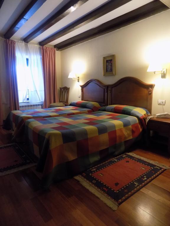 Itsasmin Ostatua Hotel Elanchove Eksteriør billede